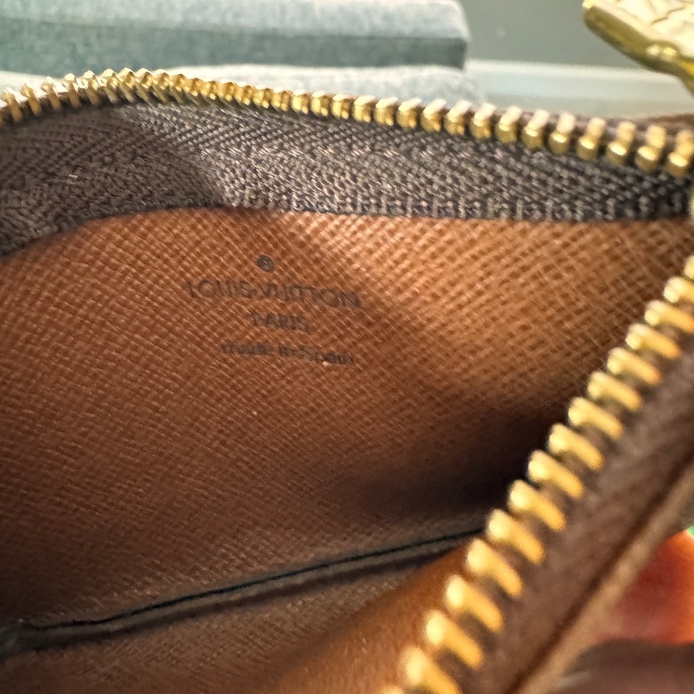 Louis Vuitton Key Pouch - Picture 7 of 8